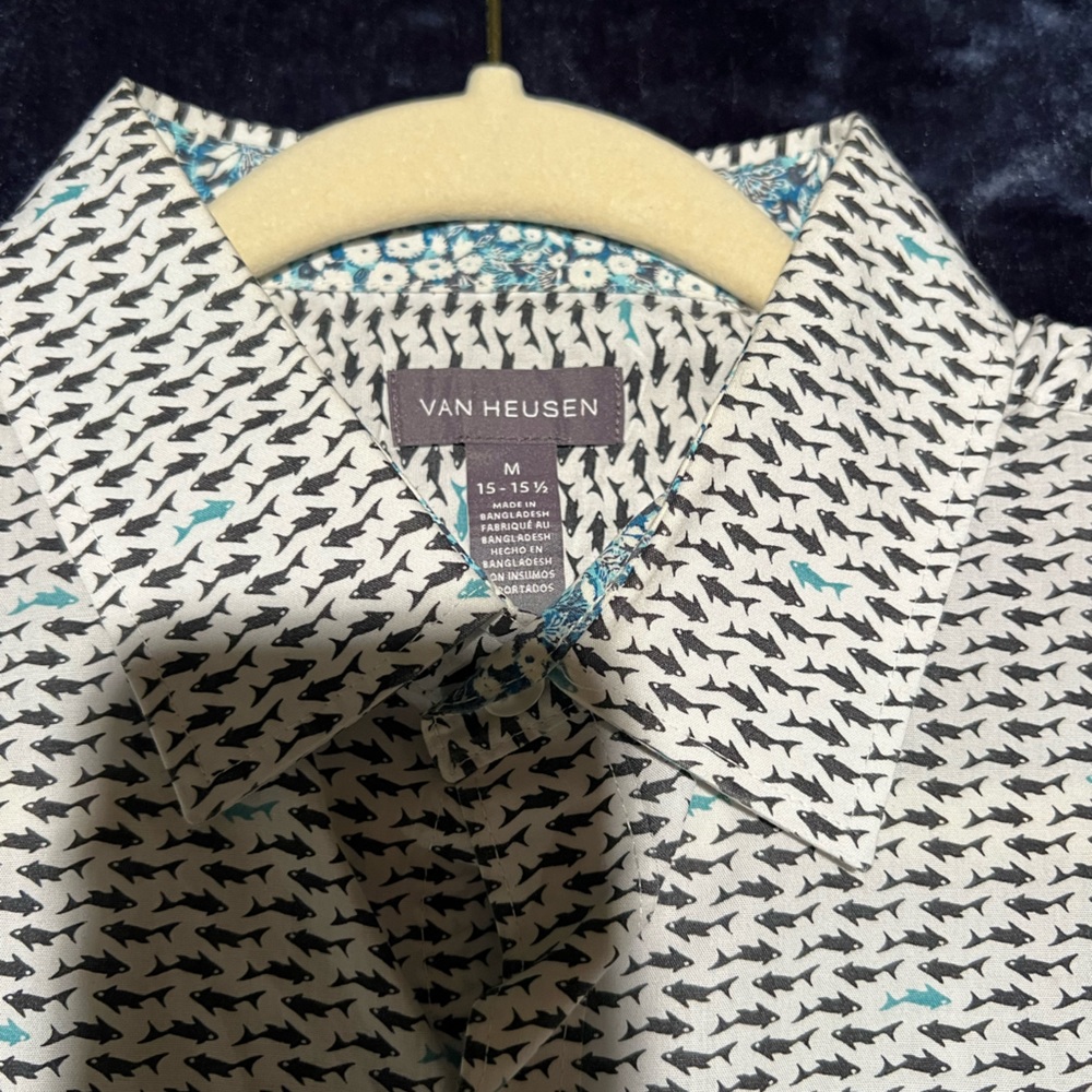 Van Heusen Shark shirt - Picture 3 of 4